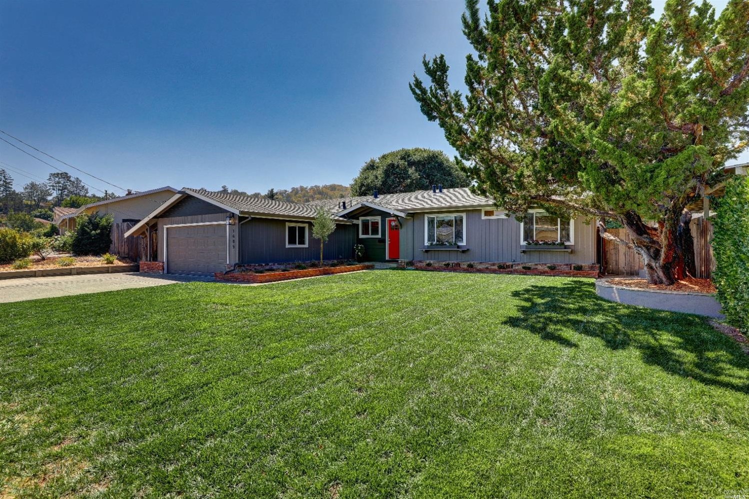 1405 Cambridge St, Novato, CA 94947-4404