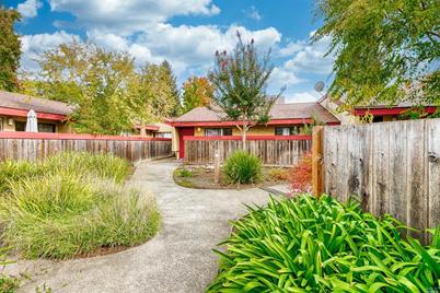 3 Redwood Court - Photo 1