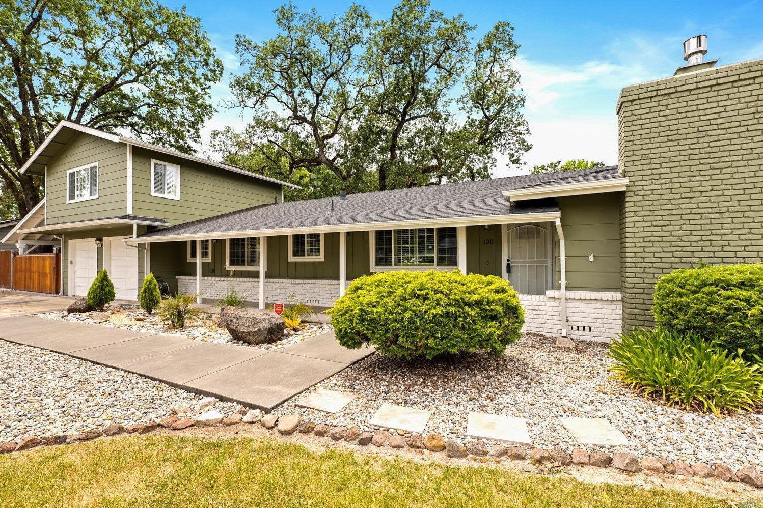 130 Country Club Dr, Santa Rosa, CA 95401-5505