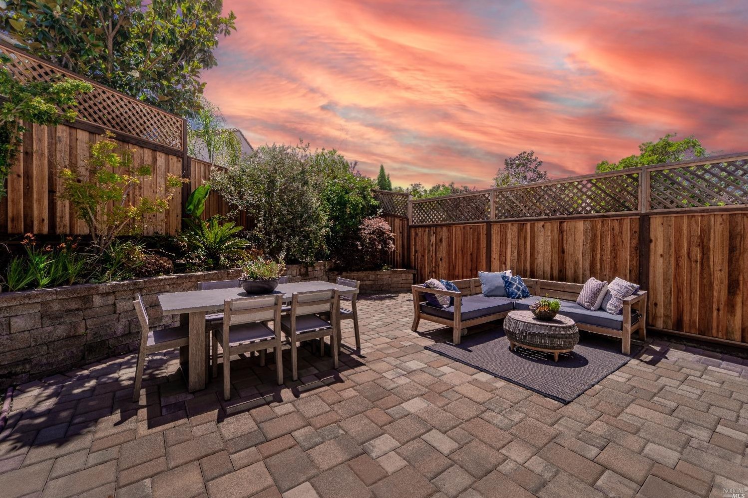 72 Portsmouth Dr, Novato, CA 94949-8222