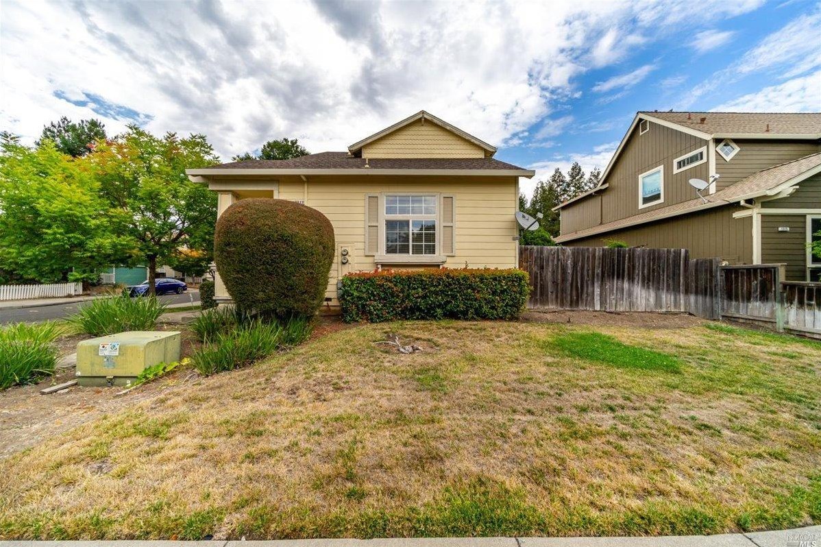 1311 Peterson Ln, Santa Rosa, CA 95403-2399