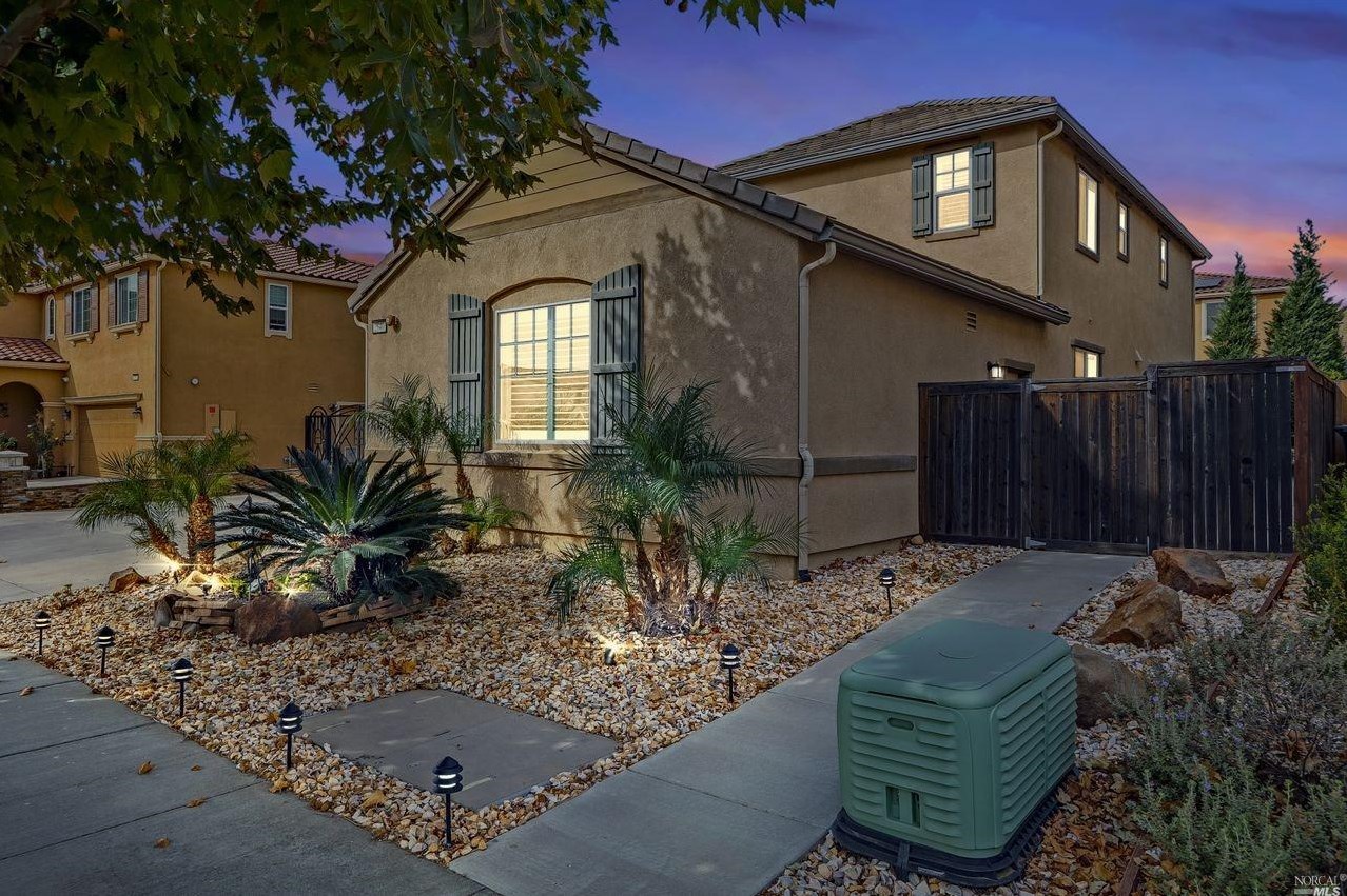 2540 Chuck Hammond Dr, Fairfield, CA 94533-1488