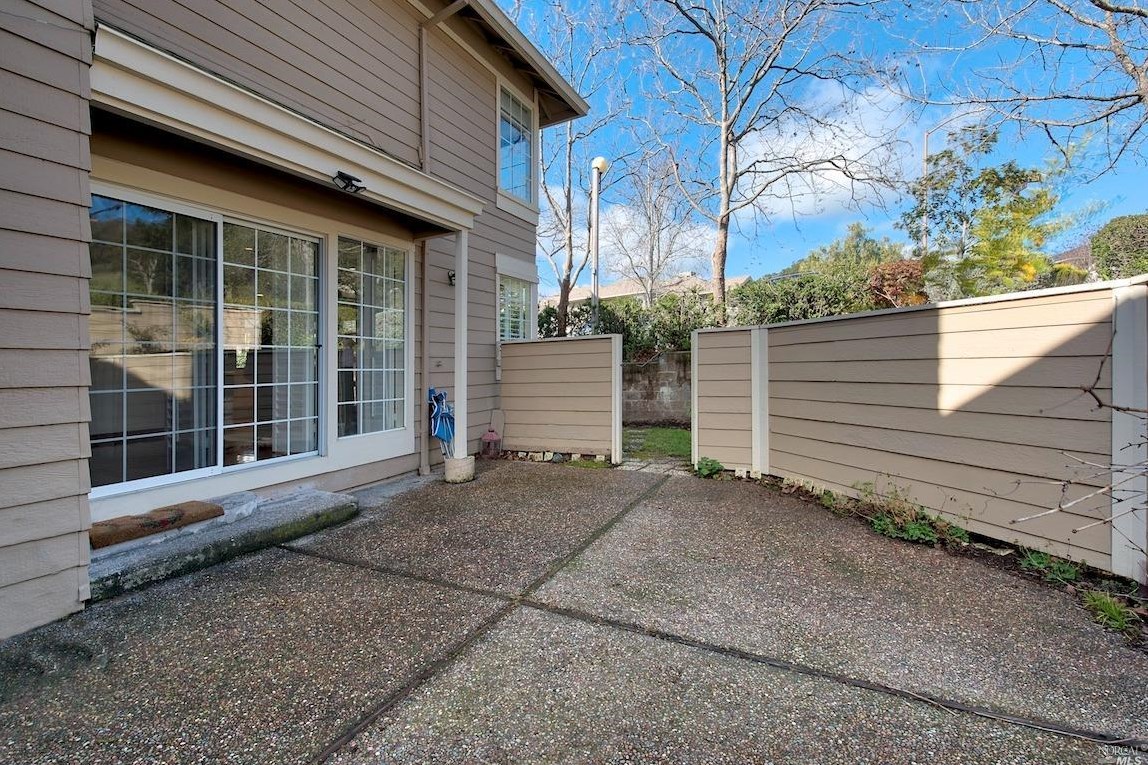 52 Bridle Path Ln, Novato CA  94945-1469 exterior