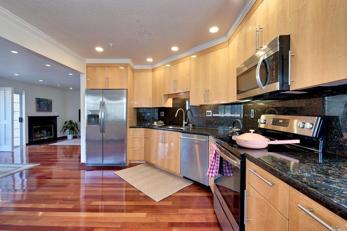52 Bridle Path Ln, Novato CA  94945-1469 exterior