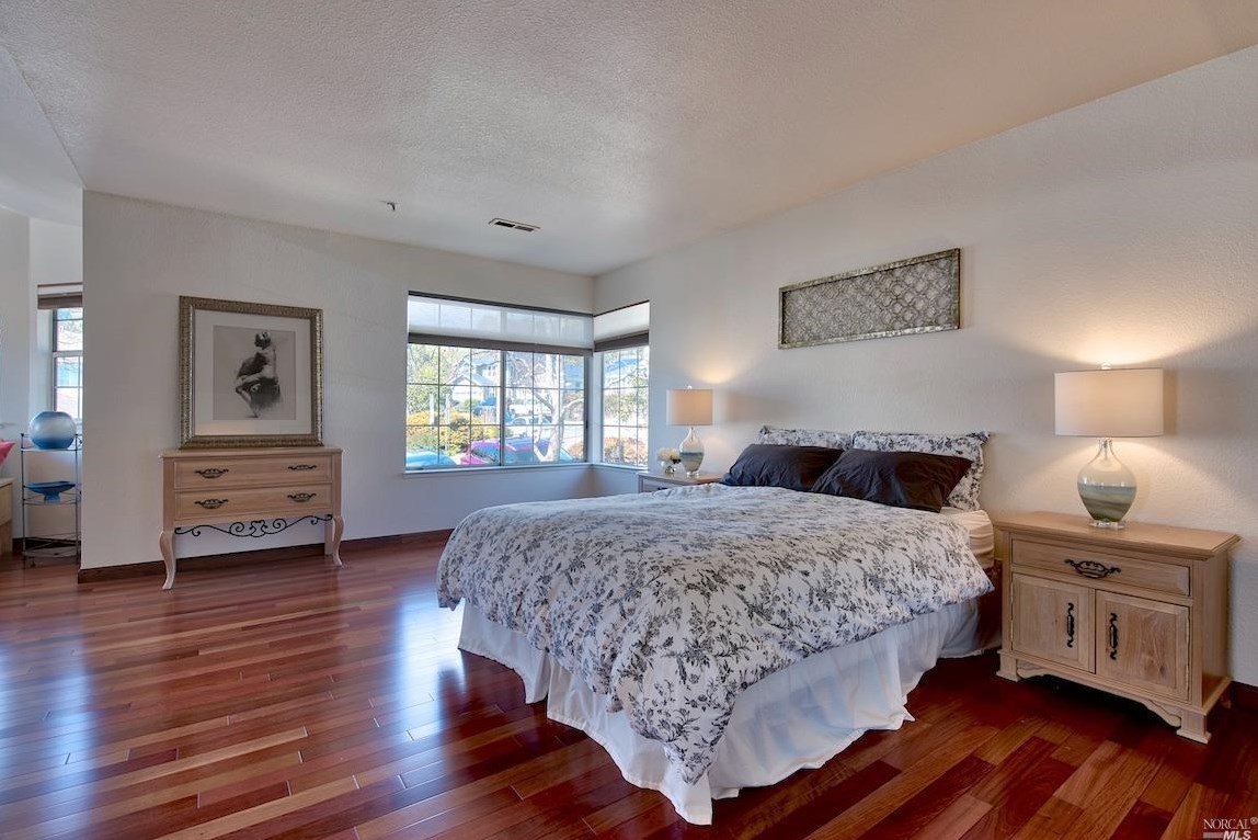 52 Bridle Path Ln, Novato CA  94945-1469 exterior