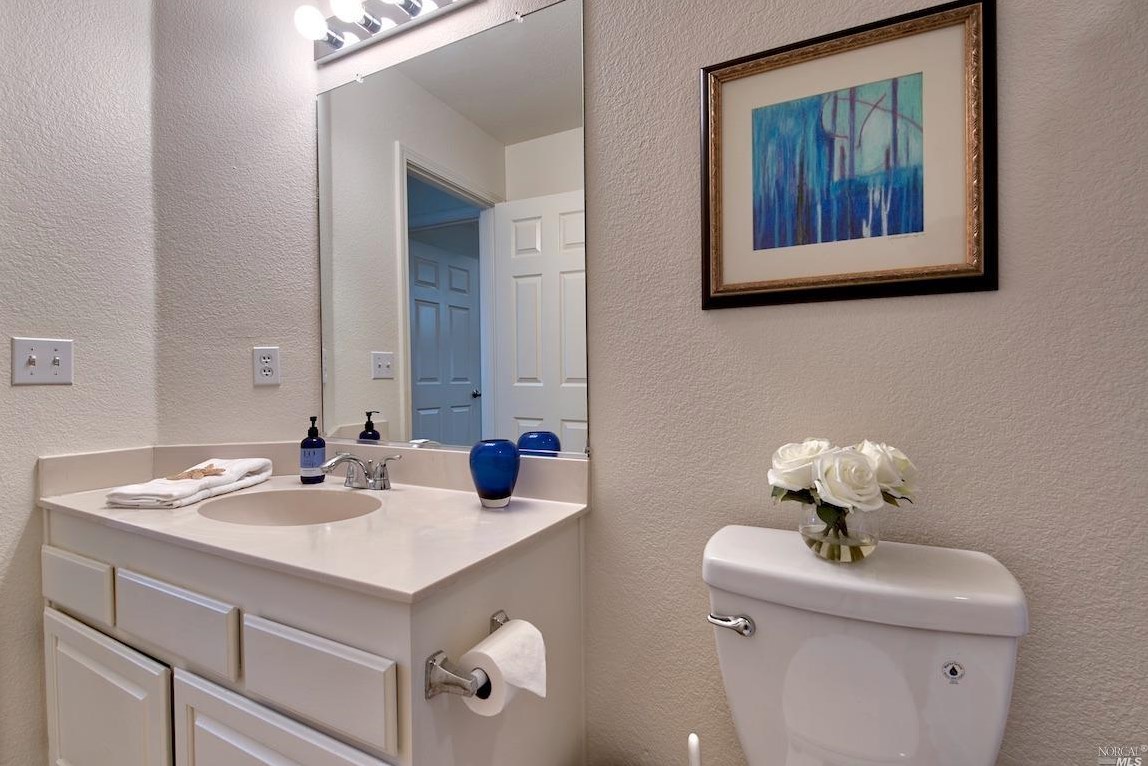 52 Bridle Path Ln, Novato CA  94945-1469 exterior