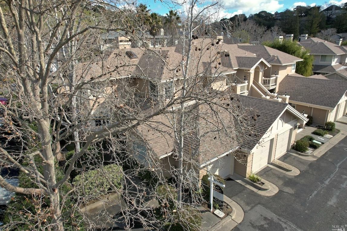 52 Bridle Path Ln, Novato CA  94945-1469 exterior