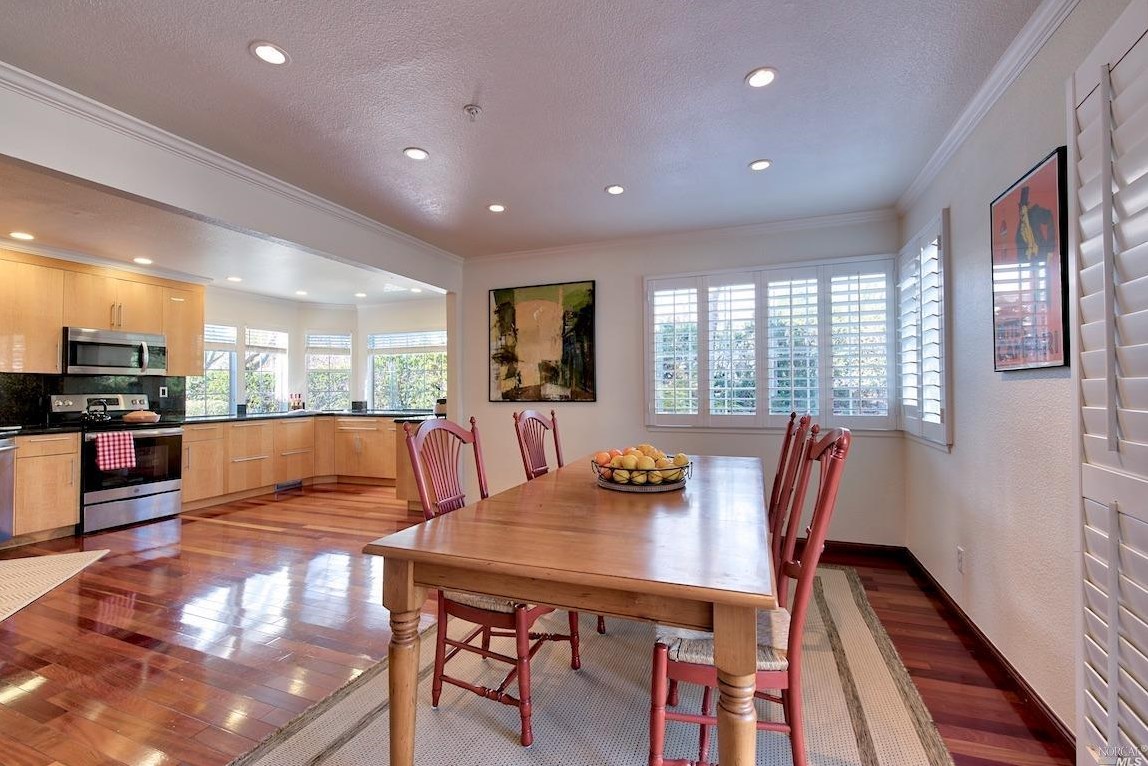 52 Bridle Path Ln, Novato CA  94945-1469 exterior