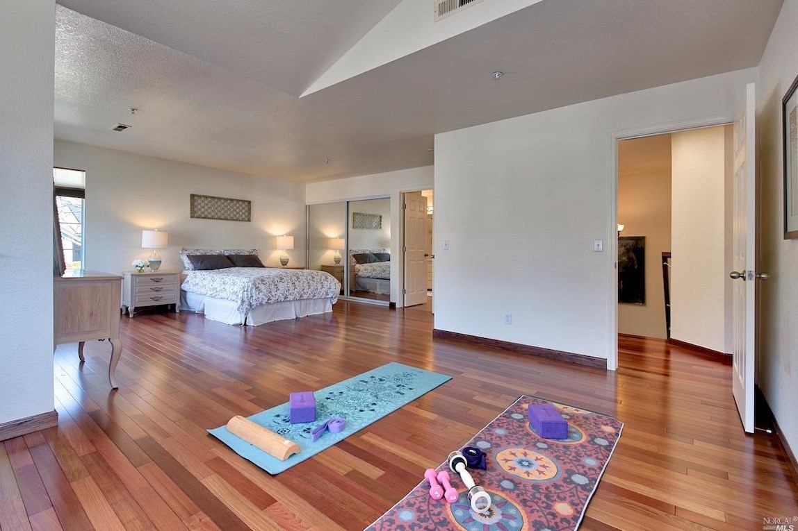 52 Bridle Path Ln, Novato CA  94945-1469 exterior