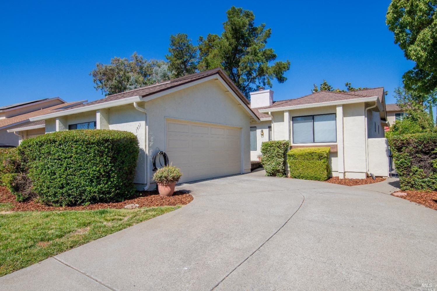 1931 Larchmont Cir, Fairfield, CA 94534-7102