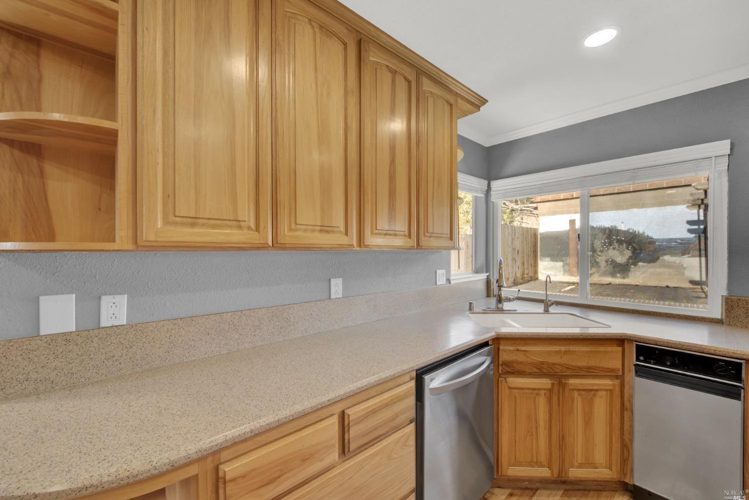2511 Carnation Dr, Fairfield CA  94533-1511 exterior