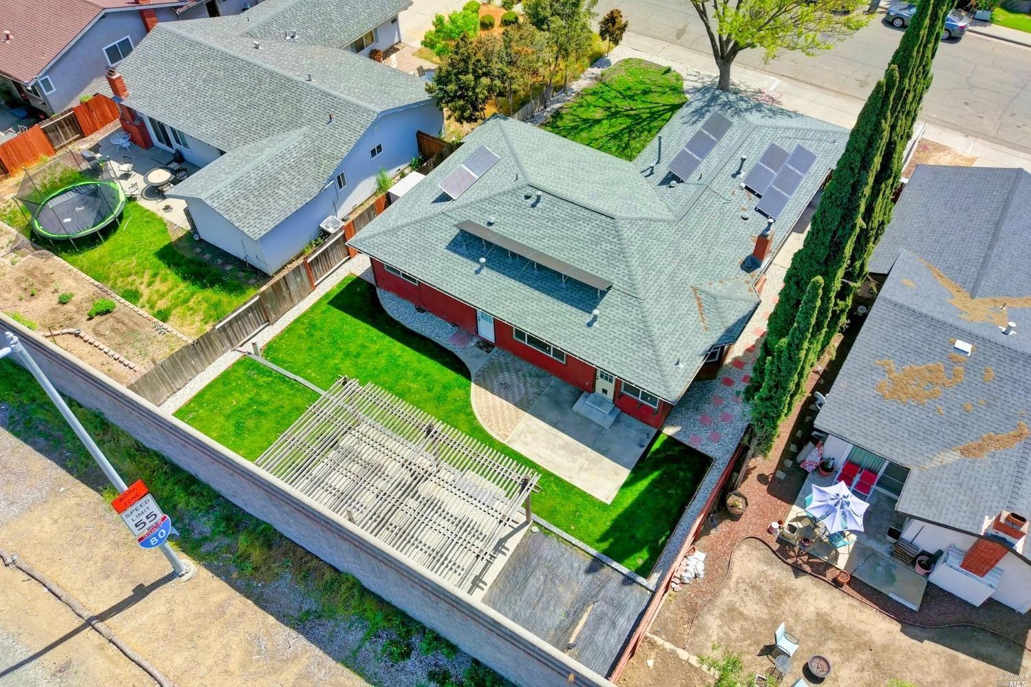 2511 Carnation Dr, Fairfield CA  94533-1511 exterior