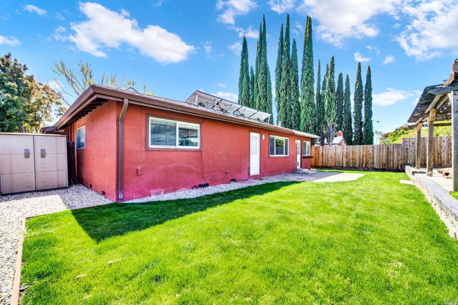 2511 Carnation Dr, Fairfield CA  94533-1511 exterior