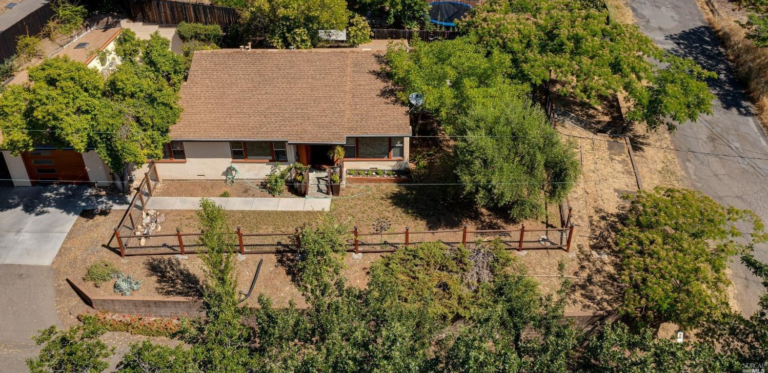 115 Clovercrest Dr, The Geysers, CA 95425-3002