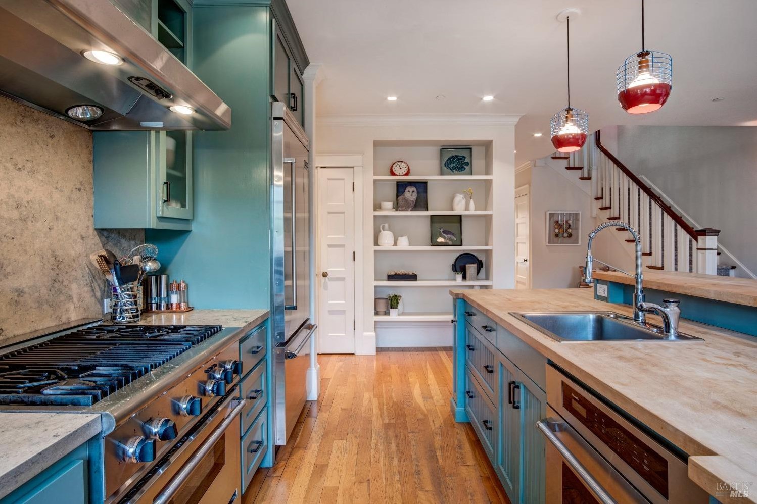 55 Alder Ave, San Anselmo CA 94960-1706 exterior