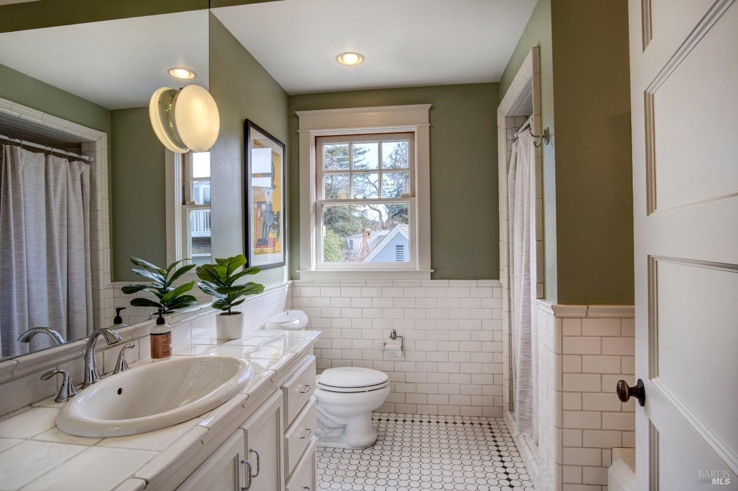 55 Alder Ave, San Anselmo CA 94960-1706 exterior