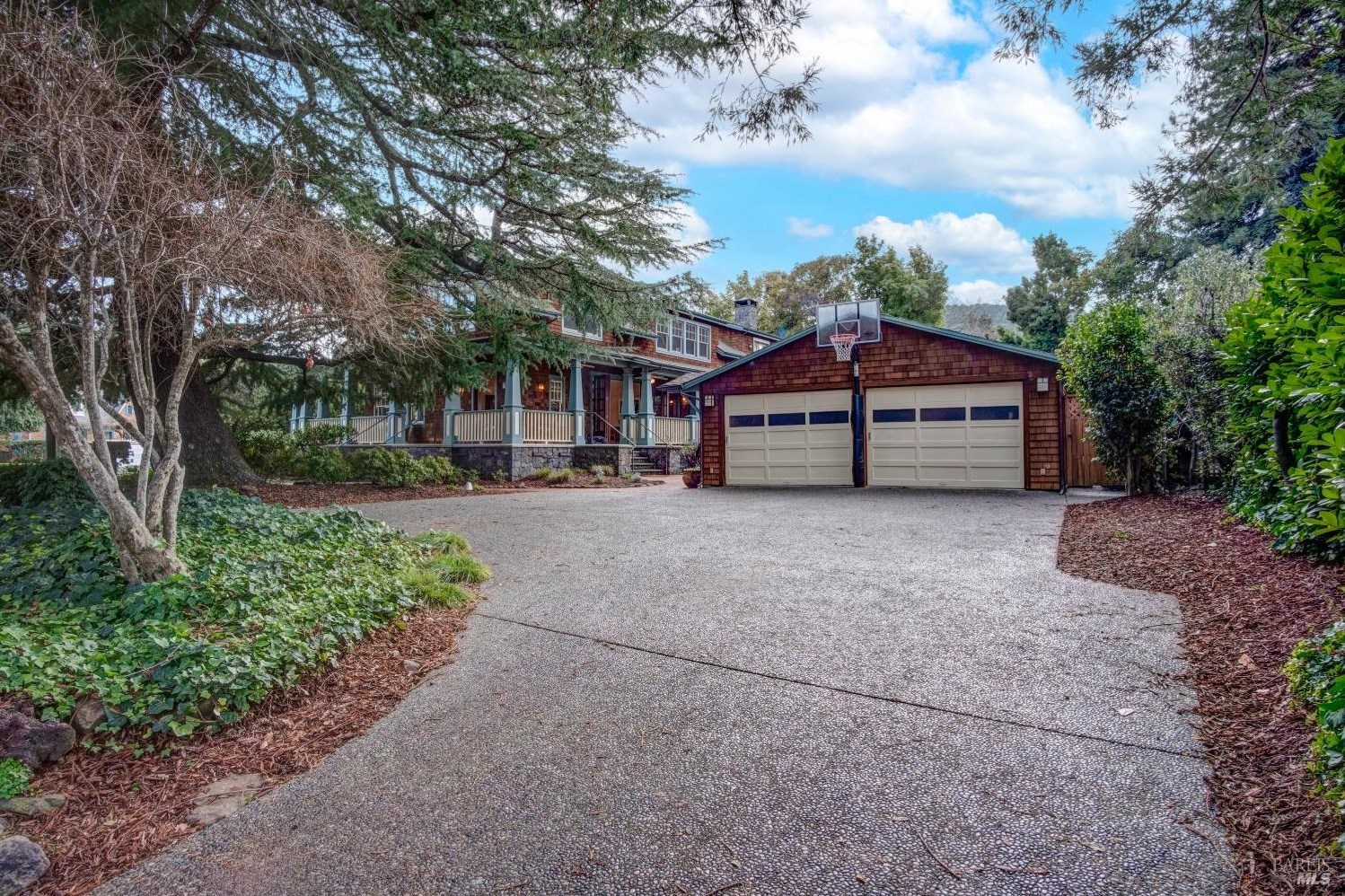 55 Alder Ave, San Anselmo CA 94960-1706 exterior