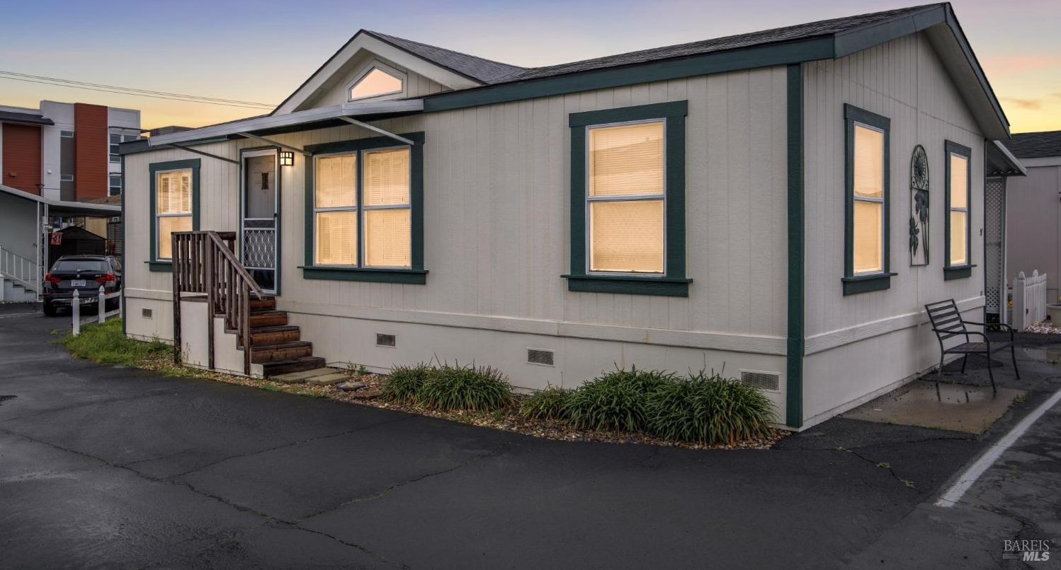770 Lincoln Ave, Fairfield CA  94558-5110 exterior