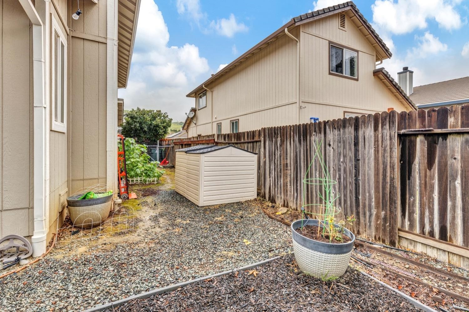 1137 Araquipa Ct, Vacaville CA  95687-6573 exterior