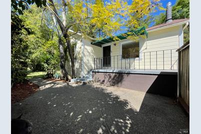 10 Hillside Avenue - Photo 1