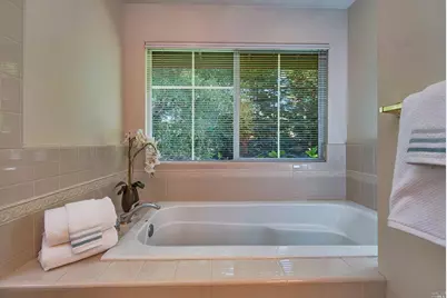 128 Village Oaks Court, Healdsburg, CA 95448 - Photo 22