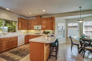 128 Village Oaks Ct, Healdsburg, CA 95448 - Photo 2