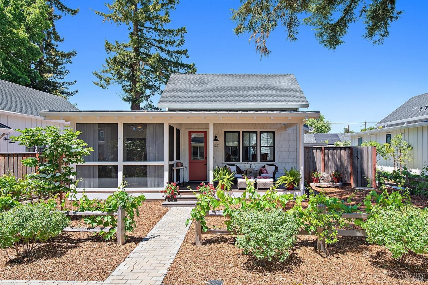 107 Kennedy Ln, Healdsburg, CA 95448-4008