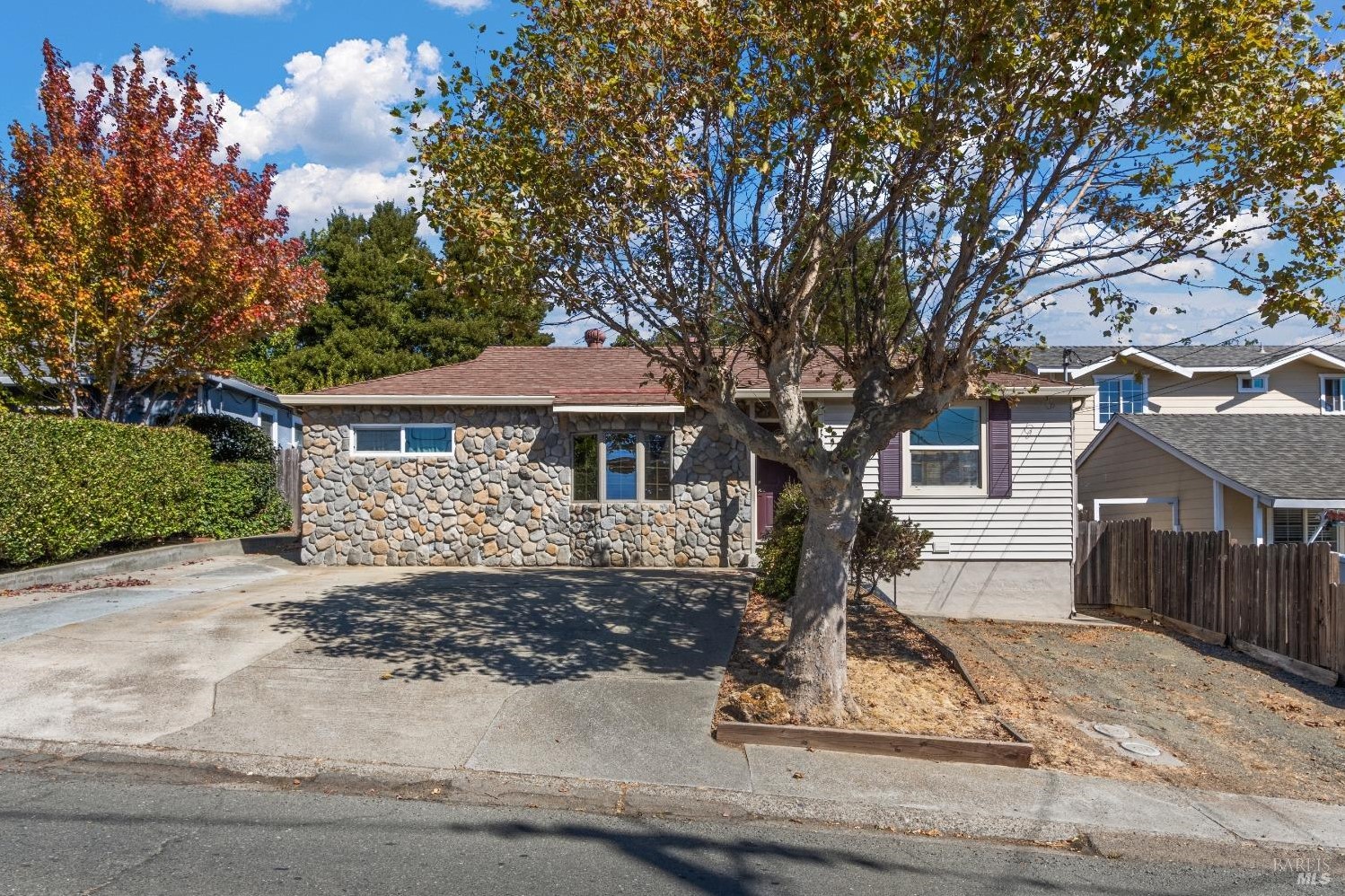 31 Hillcrest Ave, Benicia, CA 94510-2249