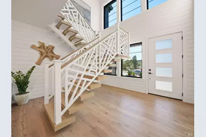 27 Erin Drive, San Rafael, CA 94903 - Photo 8