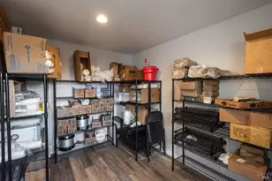 555 Powell Ave, Healdsburg, CA 95448 - Photo 54