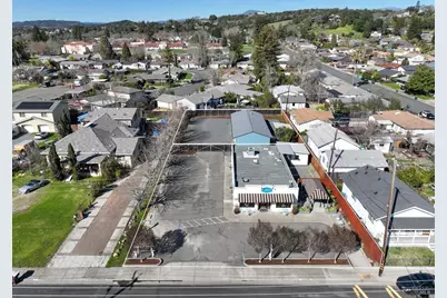 555 Powell Avenue, Healdsburg, CA 95448 - Photo 2