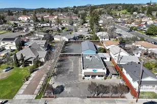 555 Powell Ave, Healdsburg, CA 95448 - Photo 2