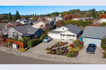 111 Philip Drive, Healdsburg, CA 95448 - Photo 2
