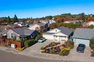 111 Philip Dr, Healdsburg, CA 95448 - Photo 2