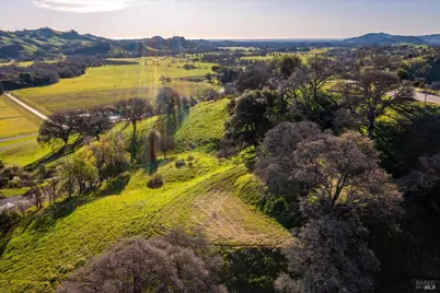 7031 Robindale Lane, Vacaville, CA 95688 - Photo 2