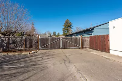 555 Powell Avenue, Healdsburg, CA 95448 - Photo 52