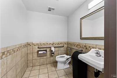 555 Powell Avenue, Healdsburg, CA 95448 - Photo 42