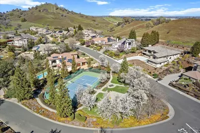 2018 Pinecrest Court, Vacaville, CA 95688 - Photo 16