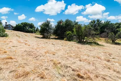 2018 Pinecrest Court, Vacaville, CA 95688 - Photo 14