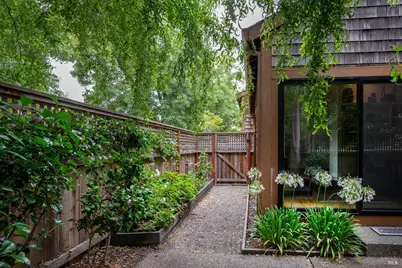 9211 Lakewood Drive, Windsor, CA 95492 - Photo 36