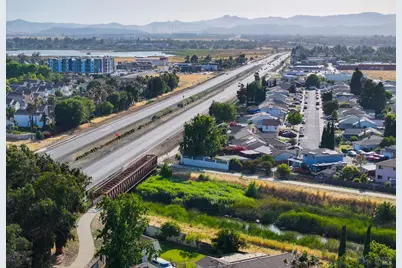 906 Trumpeter Court, Suisun City, CA 94585 - Photo 54