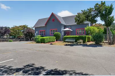 530 N Cloverdale Boulevard, Cloverdale, CA 95425 - Photo 2