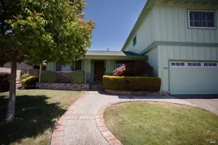 1688 Kearny Ct, Petaluma, CA 94954 - Photo 2