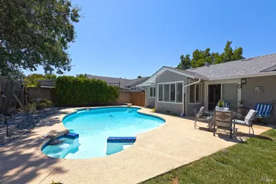 185 Salinas Drive, Vacaville, CA 95688 - Photo 2