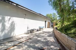 4859 Ridge Point Way, Jurupa Valley, CA 92509 - Photo 48
