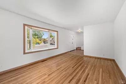 537 Emerald Park Court, Santa Rosa, CA 95409 - Photo 6