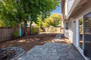 537 Emerald Park Ct, Santa Rosa, CA 95409 - Photo 28