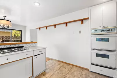 537 Emerald Park Court, Santa Rosa, CA 95409 - Photo 12