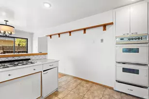 537 Emerald Park Ct, Santa Rosa, CA 95409 - Photo 12