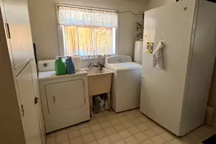 28550 N 101 Hwy, Willits, CA 95490 - Photo 10